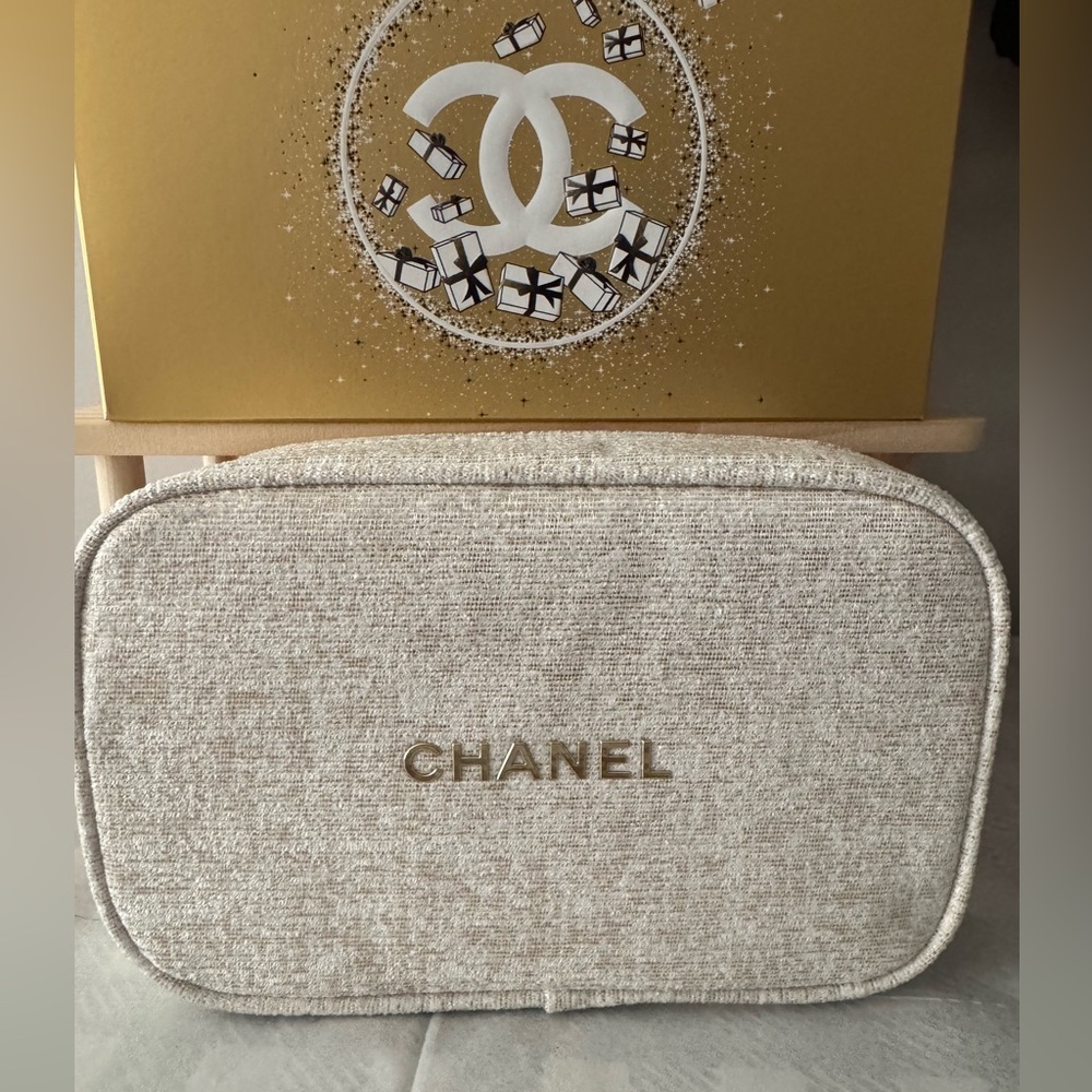 CHANEL | Holiday Makeup Bag